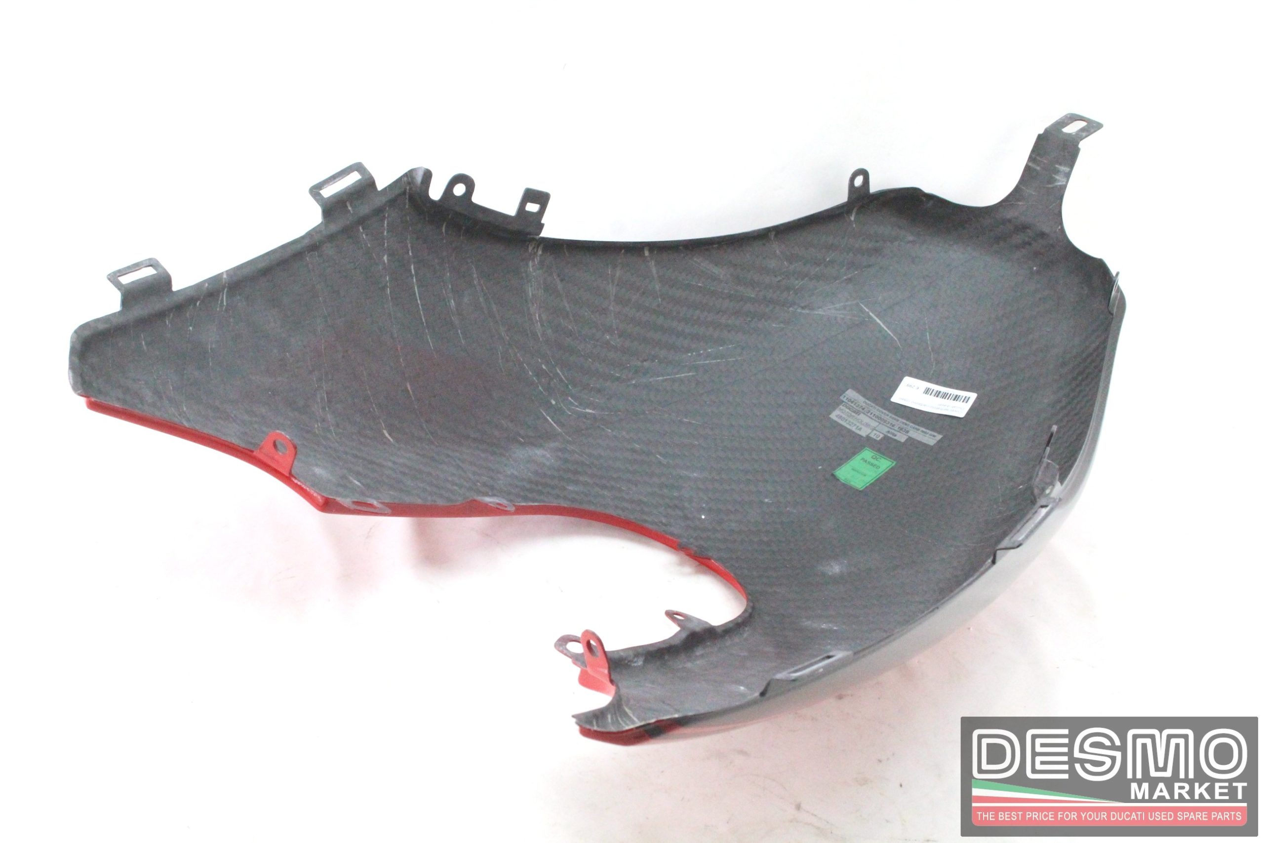 Red carbon fuel tank cover Ducati Diavel