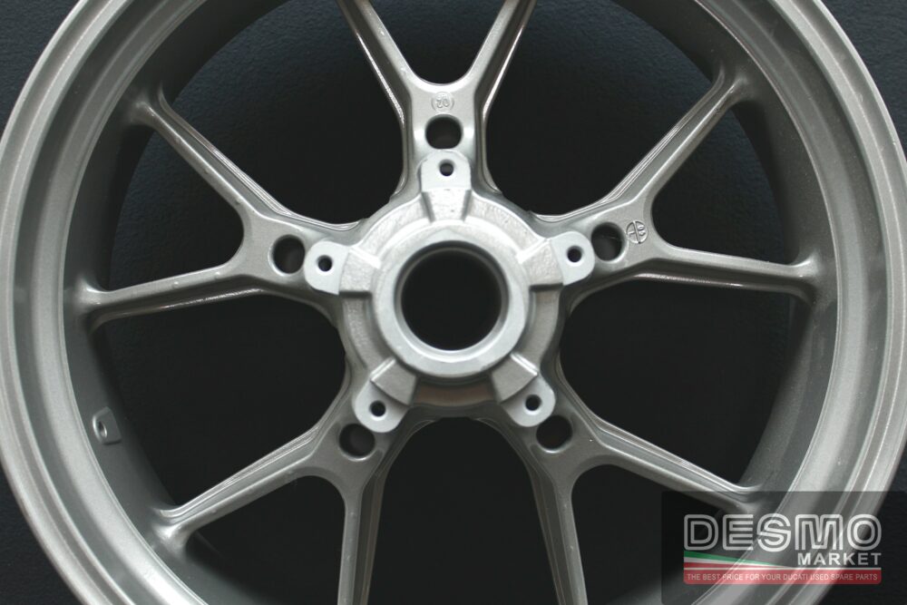 Rear wheel Ducati 749 999 - Image 2