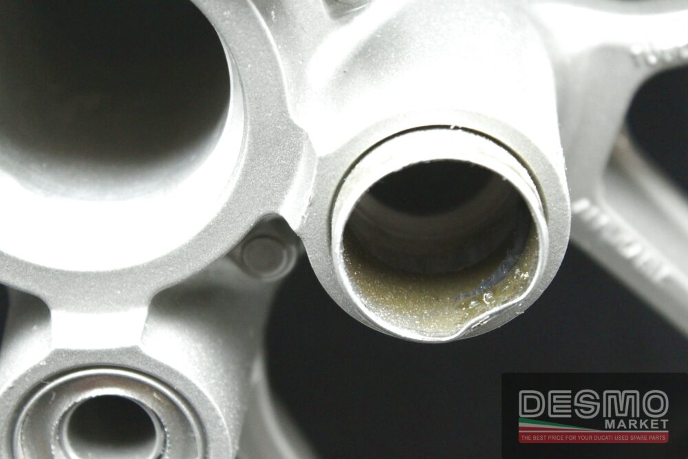 Rear wheel Ducati 749 999 - Image 9