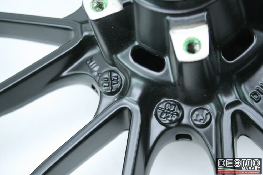 Original Ducati Diavel 1260 front wheel - Image 4